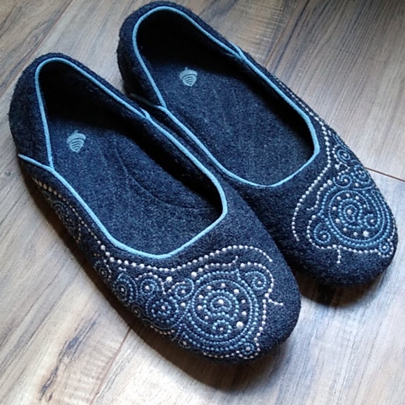 acorn ballet slippers